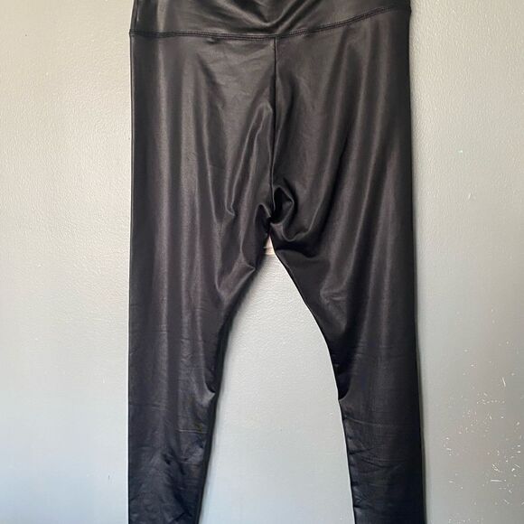 Wild Fable black hi-rise leggings size medium - Picture 3 of 4